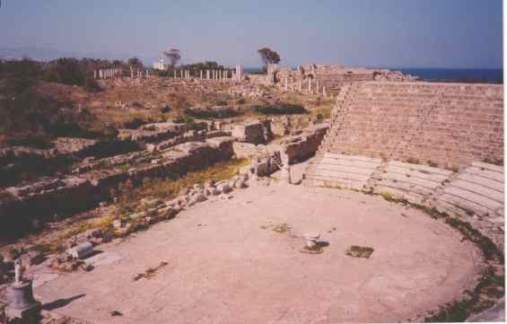 Руины колизея на острове Кипр