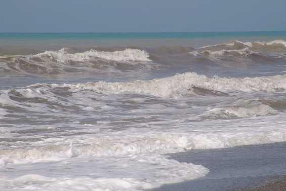 Тирренское море. Пенистые волны